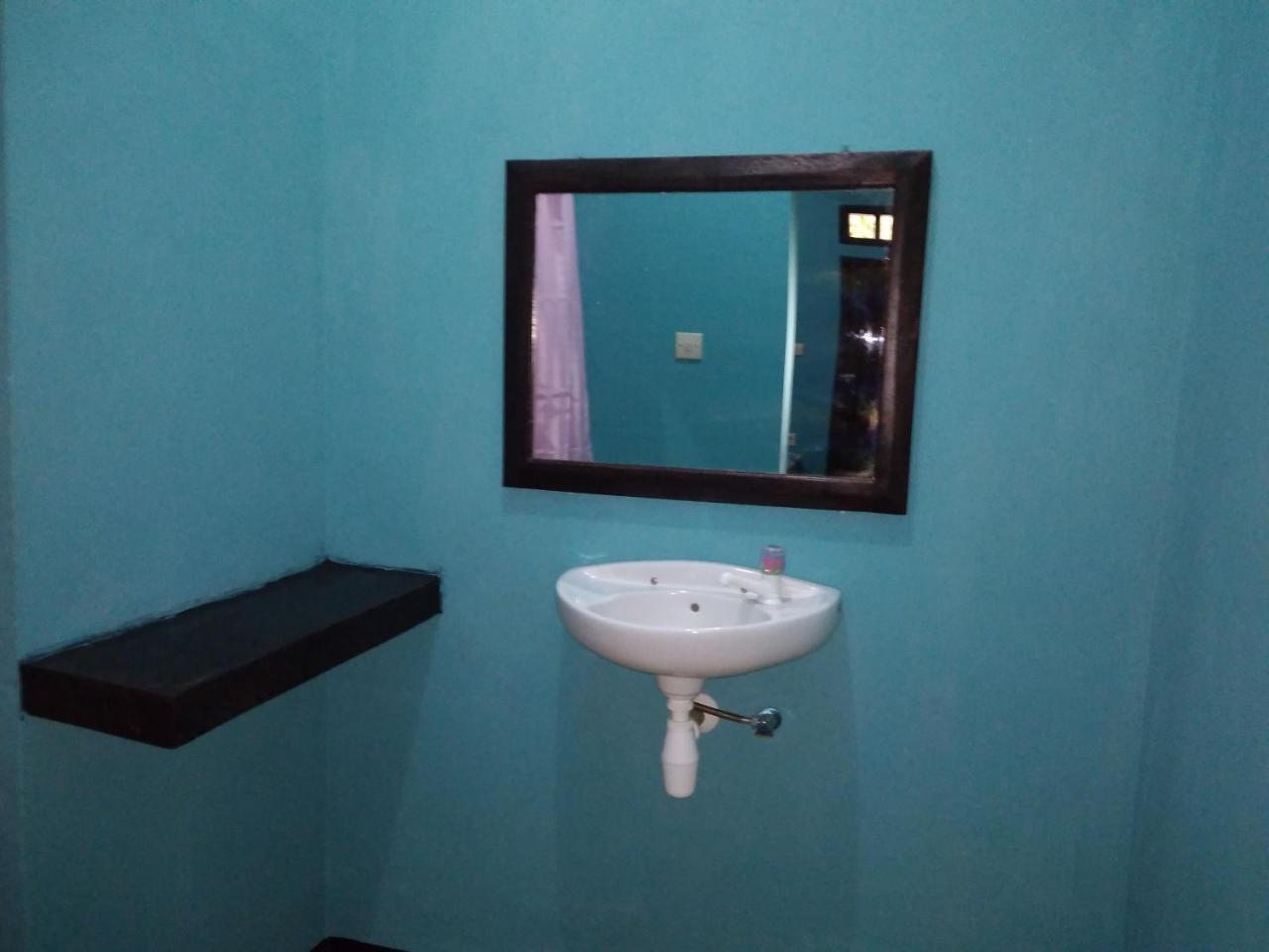 Breeze Hostel Kuta  Exterior foto